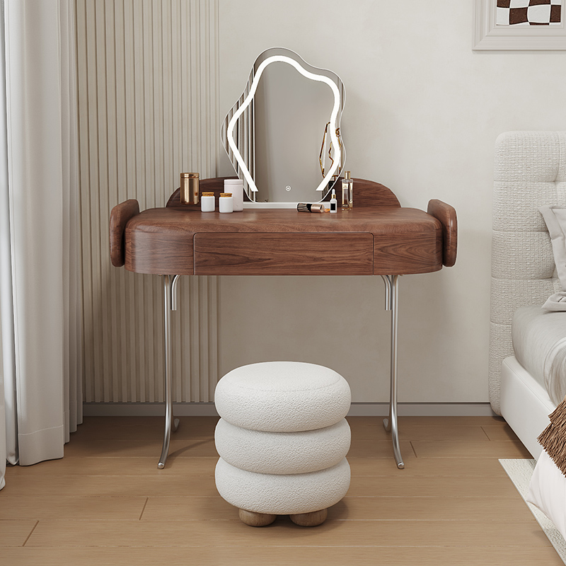Beauty Without Makeup - Minimalist Salon Makyaj Masası Etkinlikleri Büyük